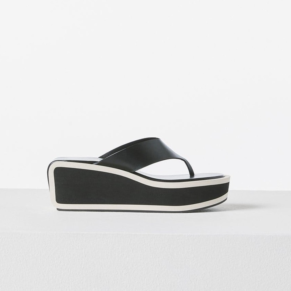 FRAME 'Le Oceanl' Platform Thong Sandals in Noir Multi